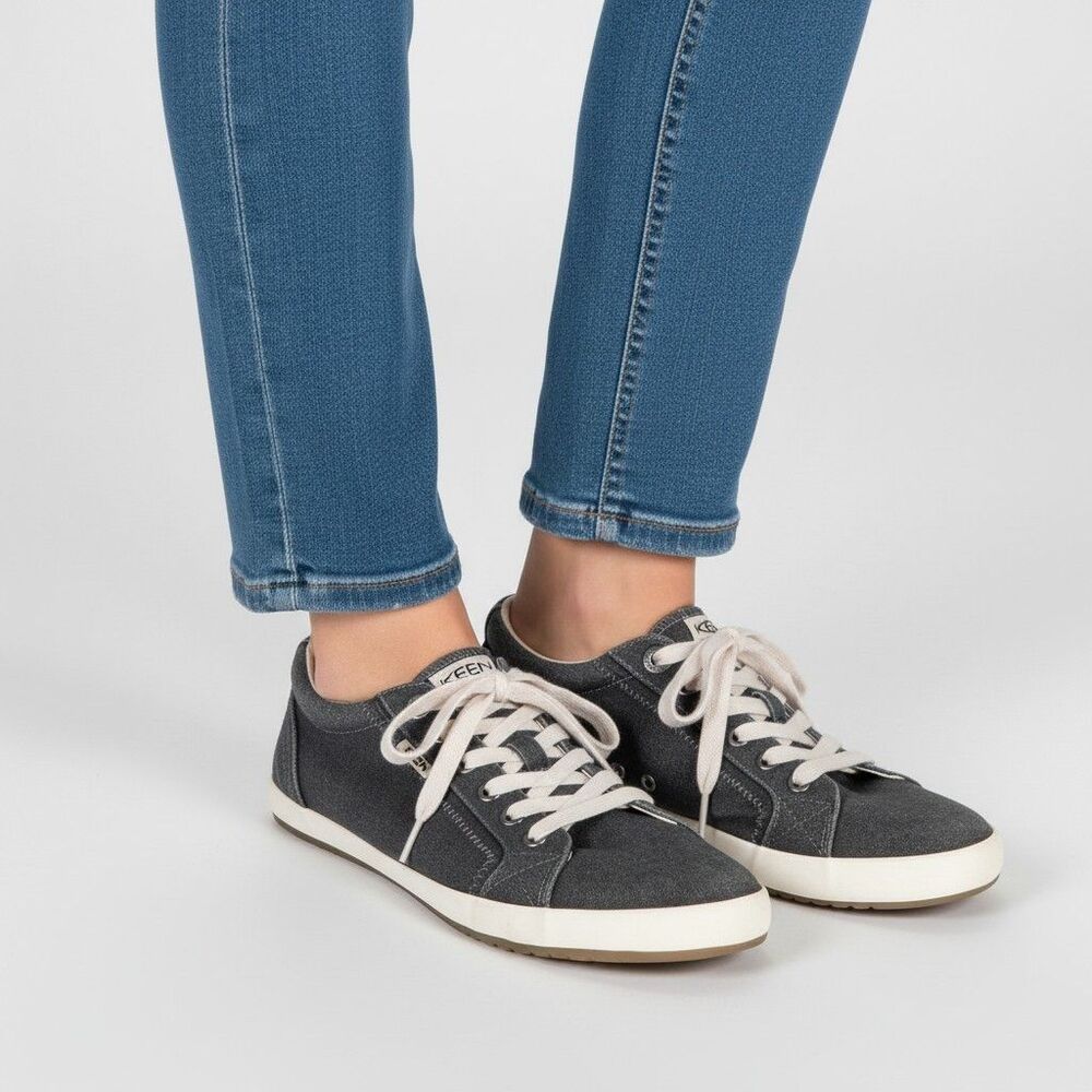 Taos Star Sneaker Shoes Flat Round Toe Lace Up Grey Canvas Womens 9.5 Low Top